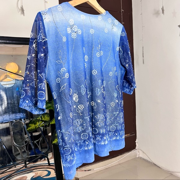 BRAND NEW sparkling top from Spain - Picture 3 of 3